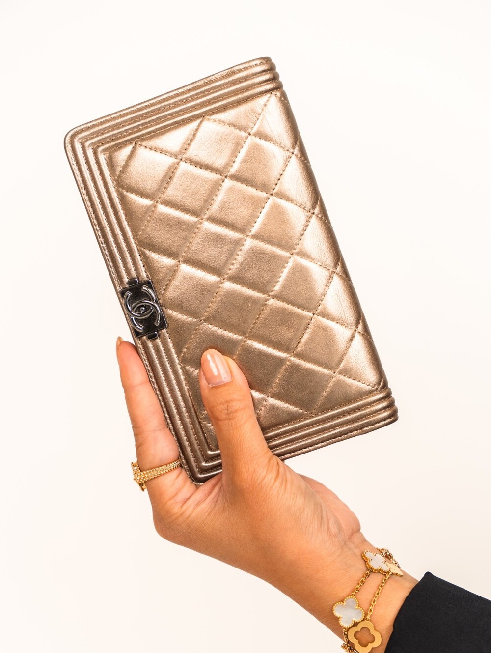 CHANEL Yen Gold Leather Wallet/Clutch